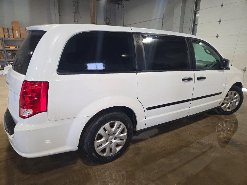 2017 DODGE GRAND CARAVAN SE 3