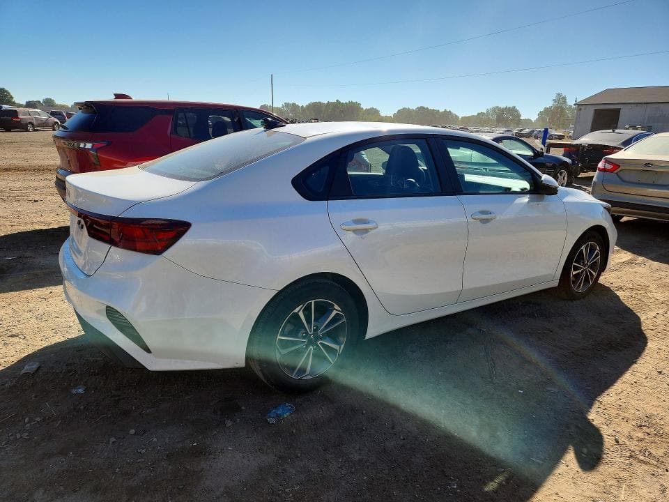 2022 KIA FORTE LXS 3