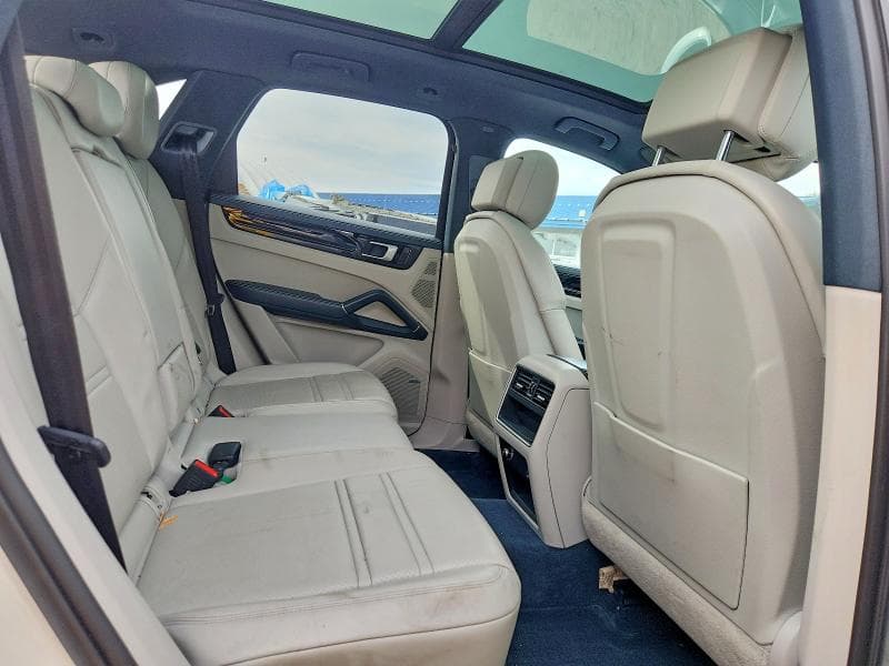 2019 PORSCHE CAYENNE 11