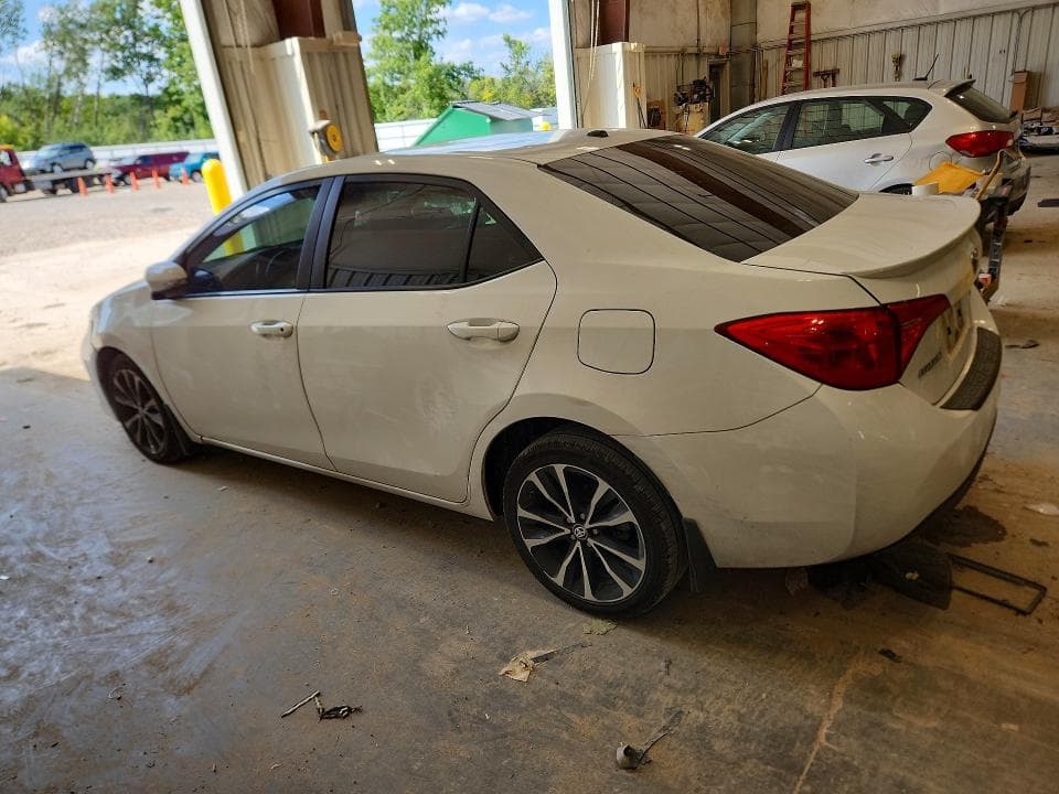2018 TOYOTA COROLLA SE 2