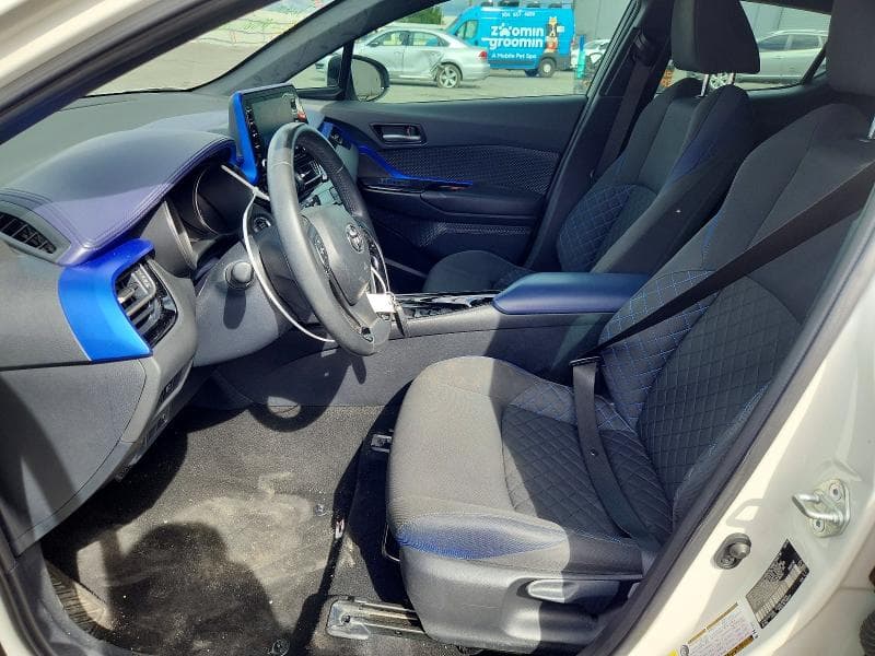 2020 TOYOTA C-HR XLE 7