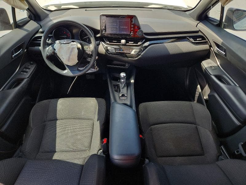 2019 TOYOTA C-HR LE 8
