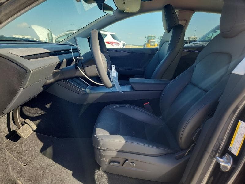 2026 TESLA MODEL Y 7