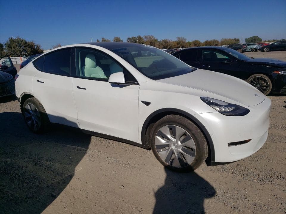 2022 TESLA MODEL Y 4