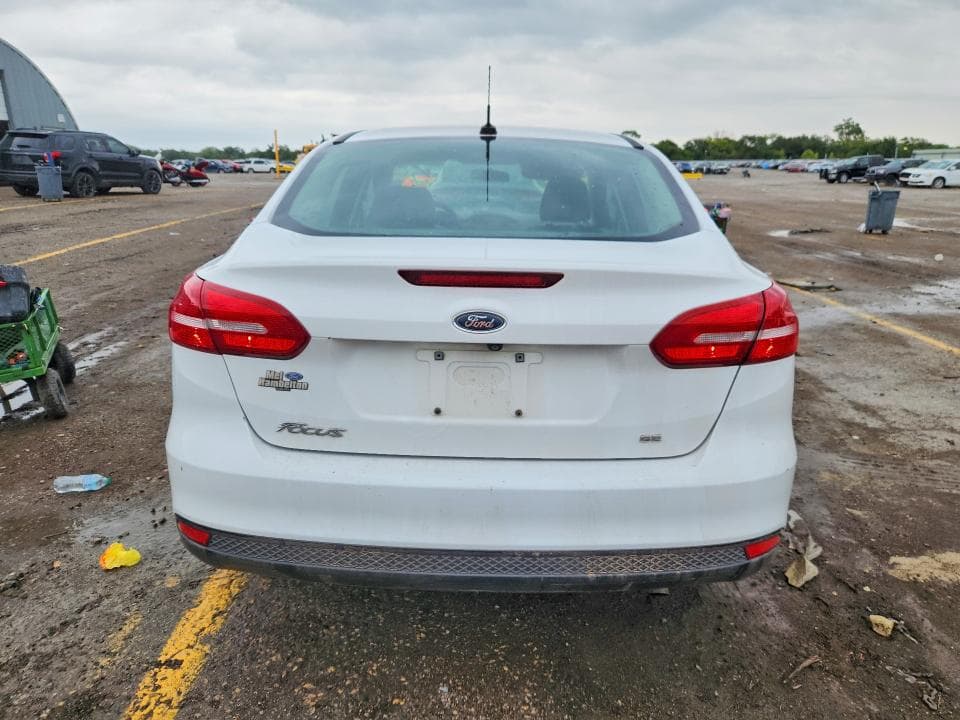 2017 FORD FOCUS SE 6