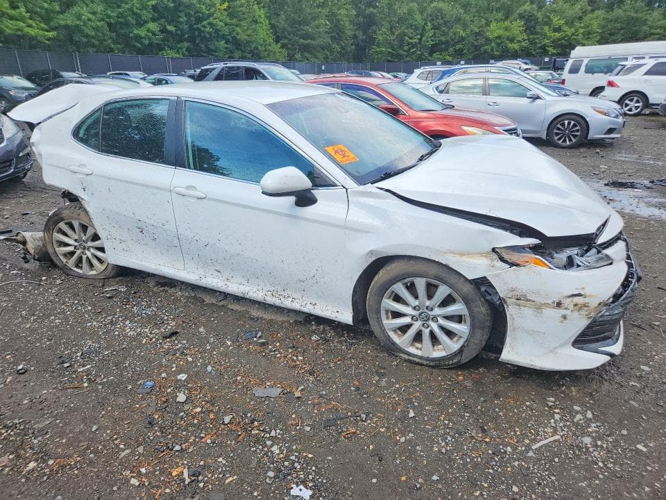 2019 TOYOTA CAMRY LE 4