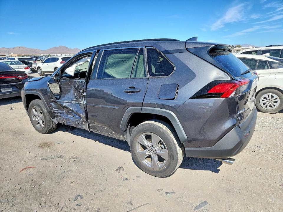 2024 TOYOTA RAV4 XLE 2