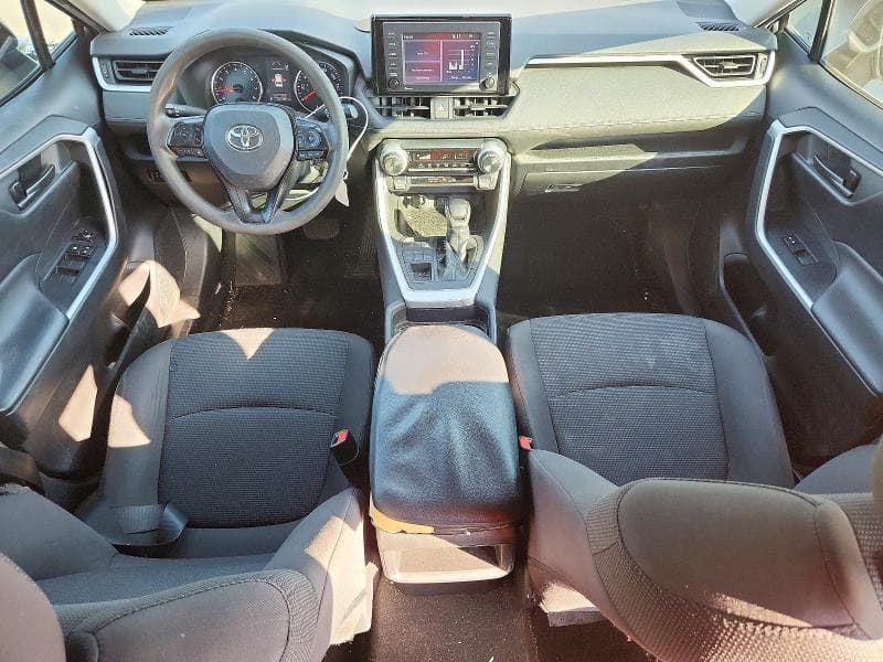 2020 TOYOTA RAV4 LE 8