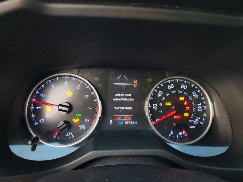 2019 TOYOTA RAV4 XLE 9
