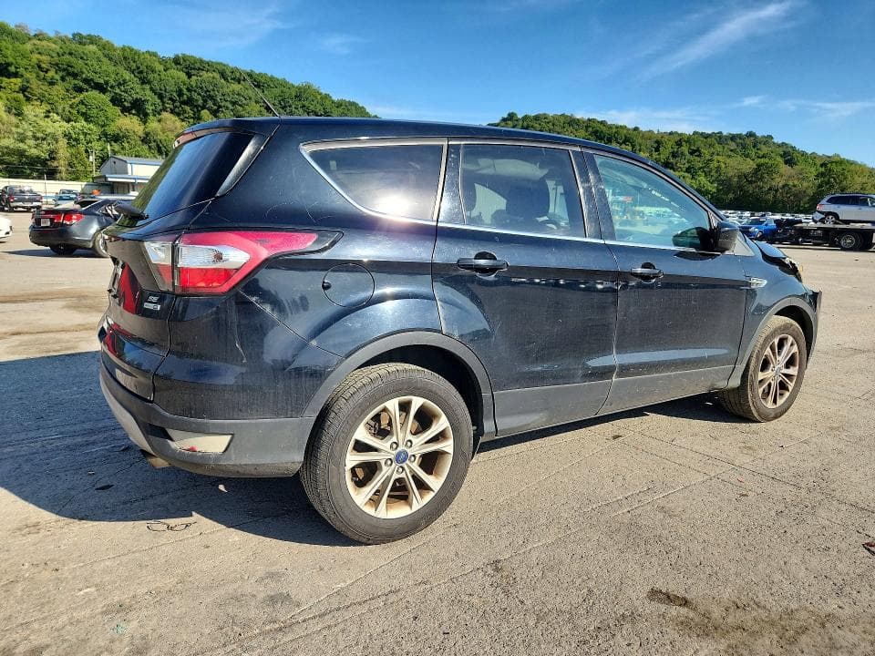 2017 FORD ESCAPE SE 3