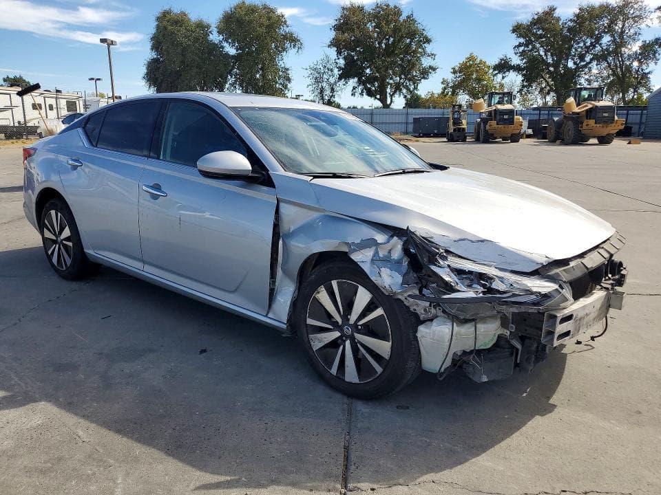 2019 NISSAN ALTIMA SV 4