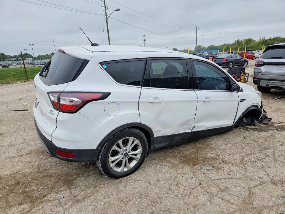 2017 FORD ESCAPE SE 3