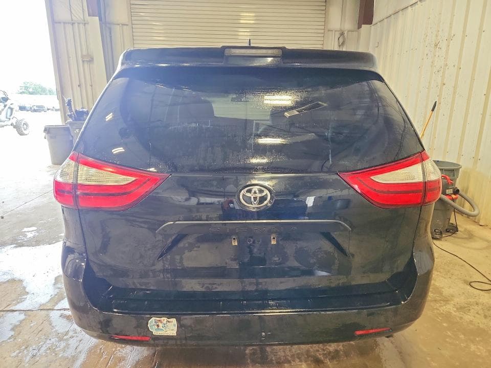 2019 TOYOTA SIENNA L 7-PASSENGER 6