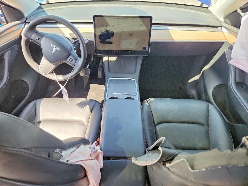 2023 TESLA MODEL Y 8