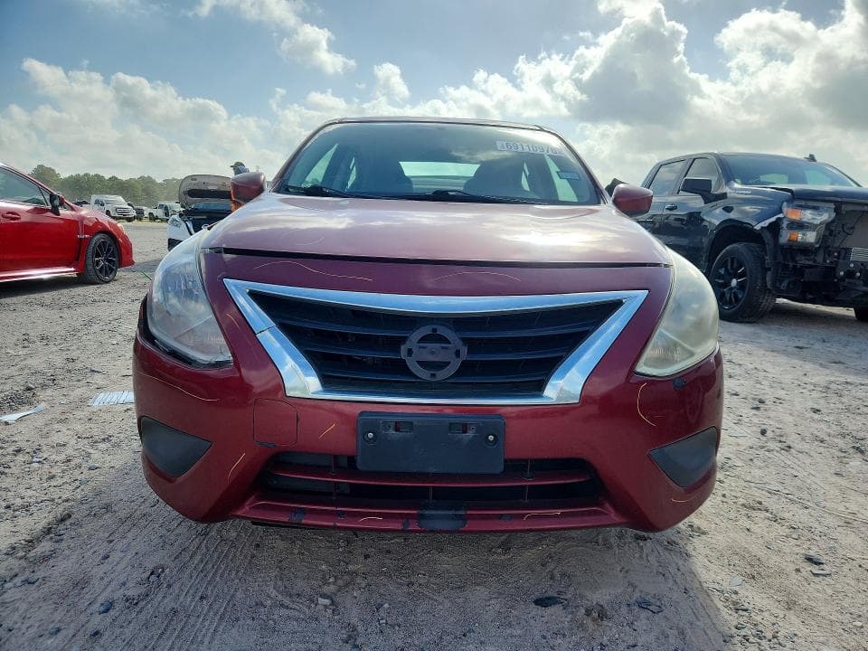 2017 NISSAN VERSA 1.6 SV 5