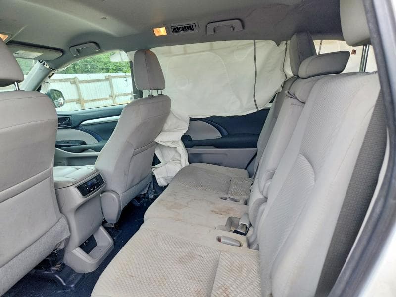 2017 TOYOTA HIGHLANDER LE 11