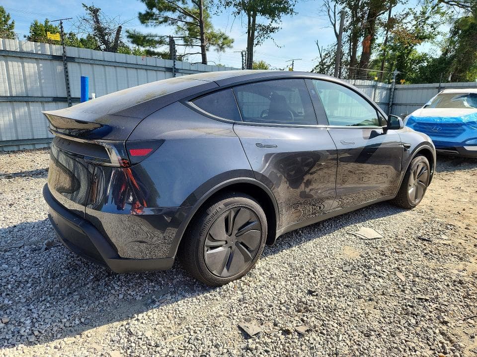 2026 TESLA MODEL Y 3