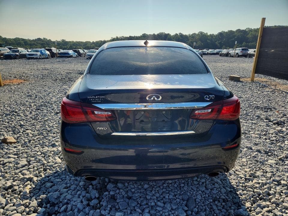 2018 INFINITI Q70 3.7 LUXE 6