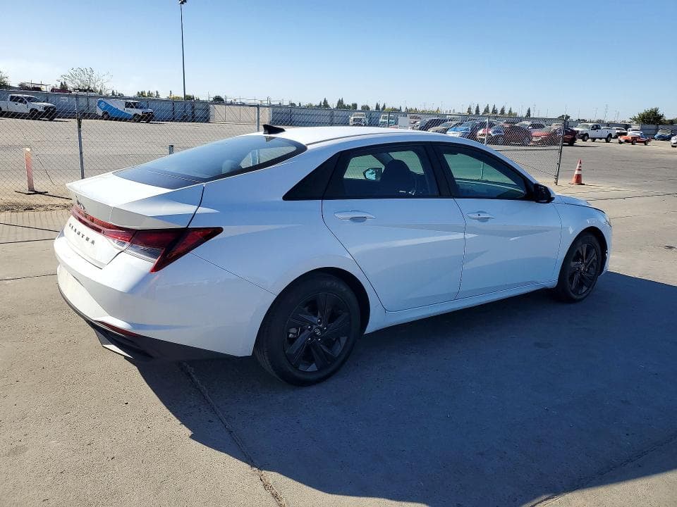 2021 HYUNDAI ELANTRA SEL 3