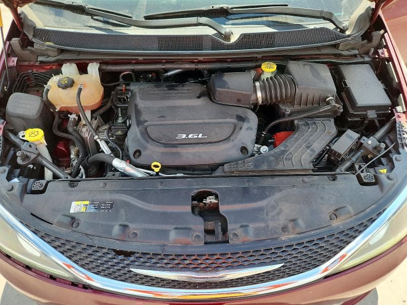 2017 CHRYSLER PACIFICA LIMITED 12