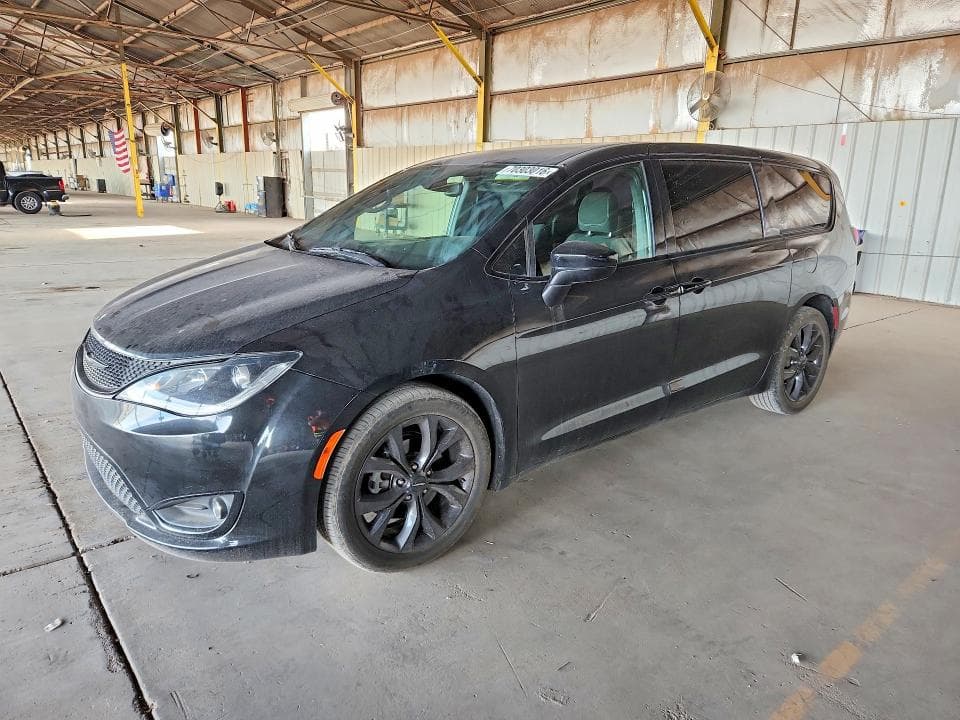 2020 CHRYSLER PACIFICA TOURING - 1