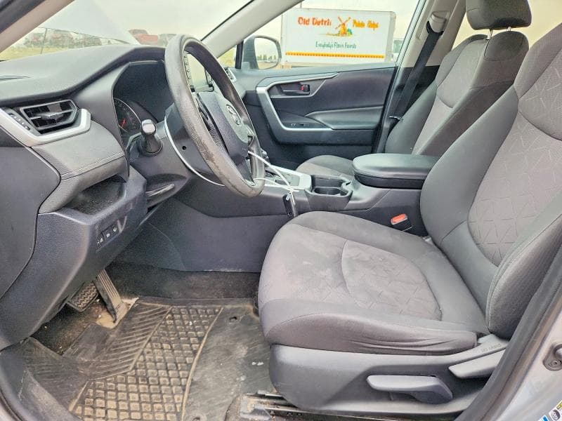2019 TOYOTA RAV4 LE 7