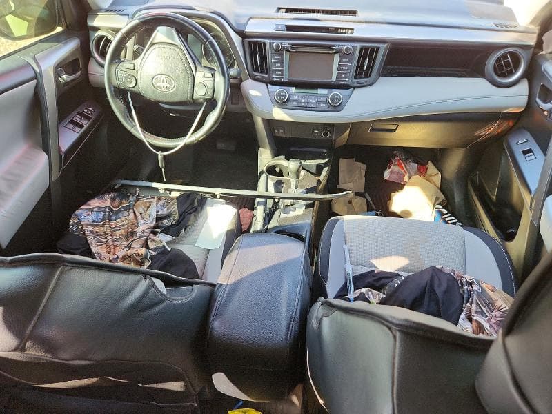 2017 TOYOTA RAV4 XLE 8