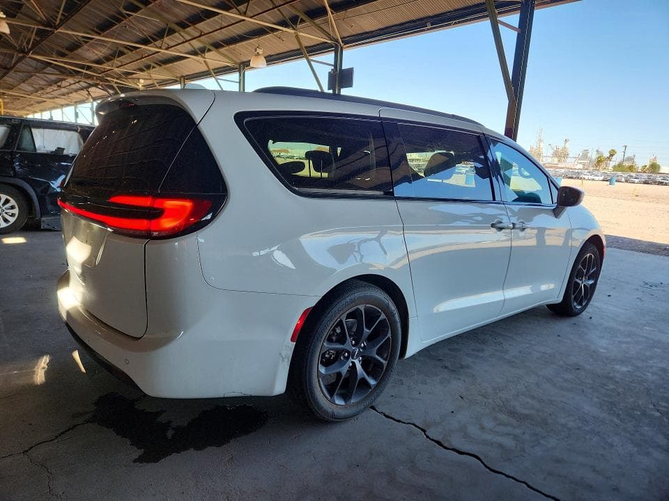 2021 CHRYSLER PACIFICA TOURING 3