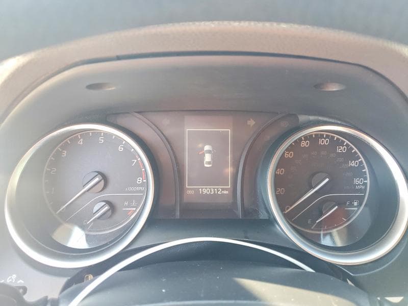 2018 TOYOTA CAMRY LE 9