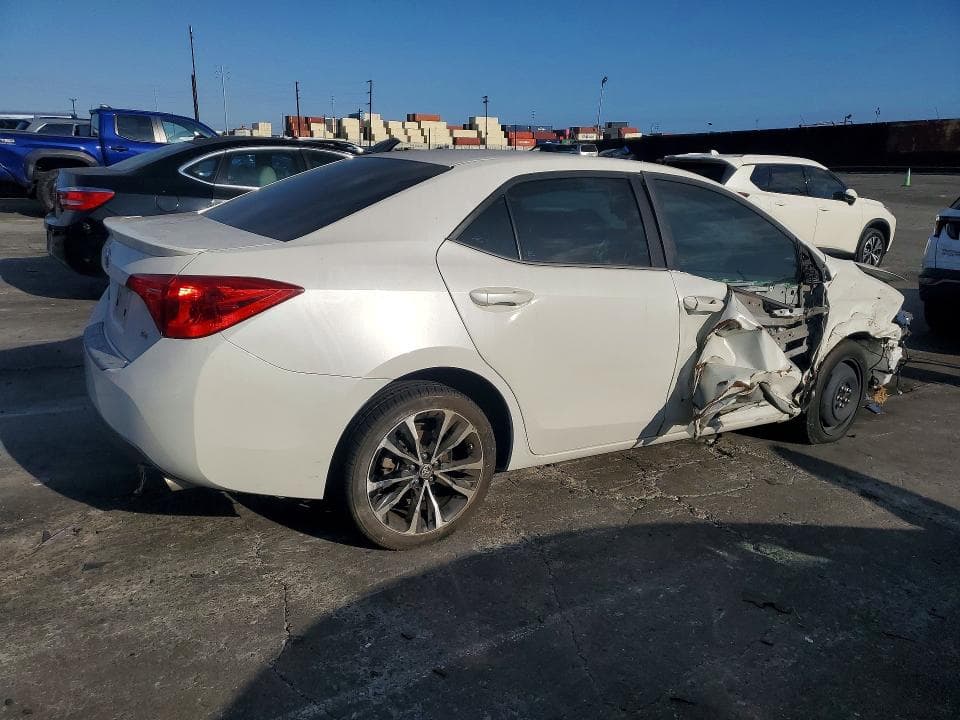 2019 TOYOTA COROLLA SE 3