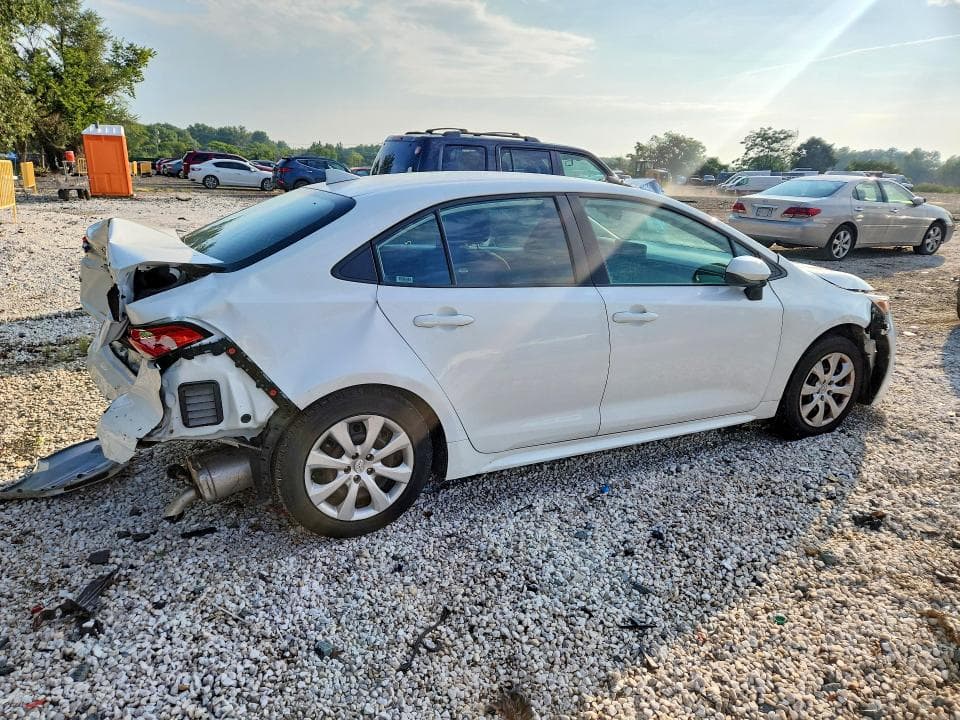 2024 TOYOTA COROLLA LE 3