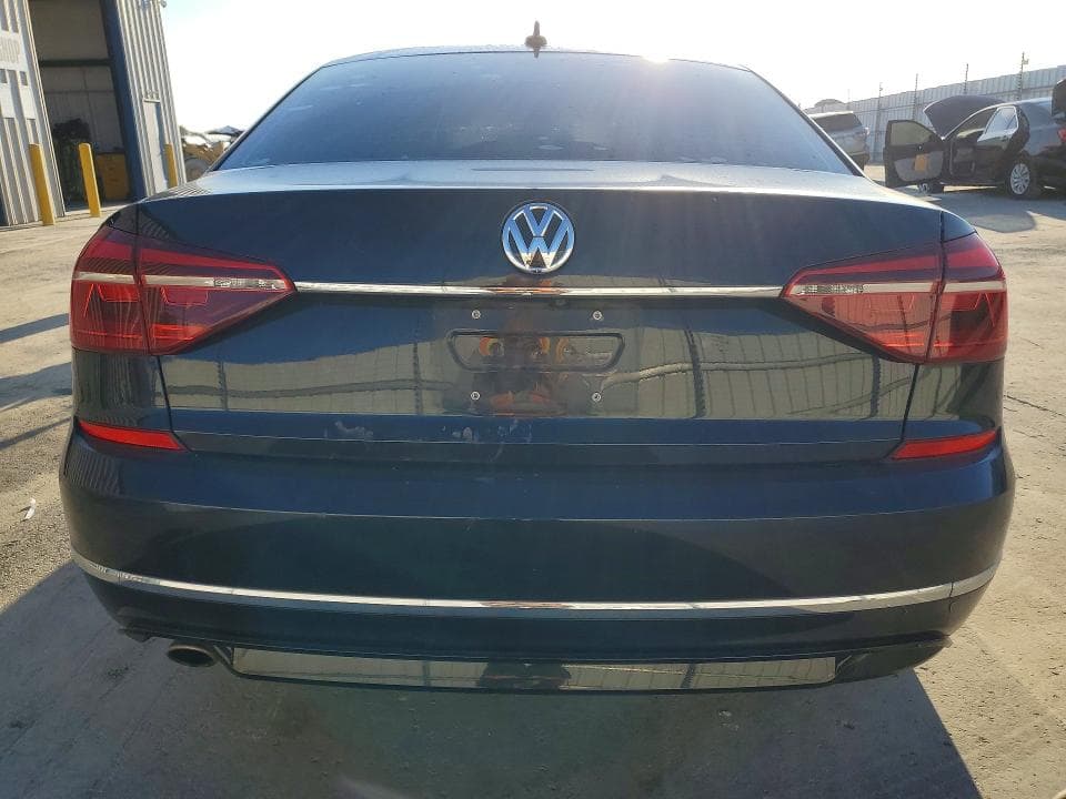2017 VOLKSWAGEN PASSAT R-LINE 6