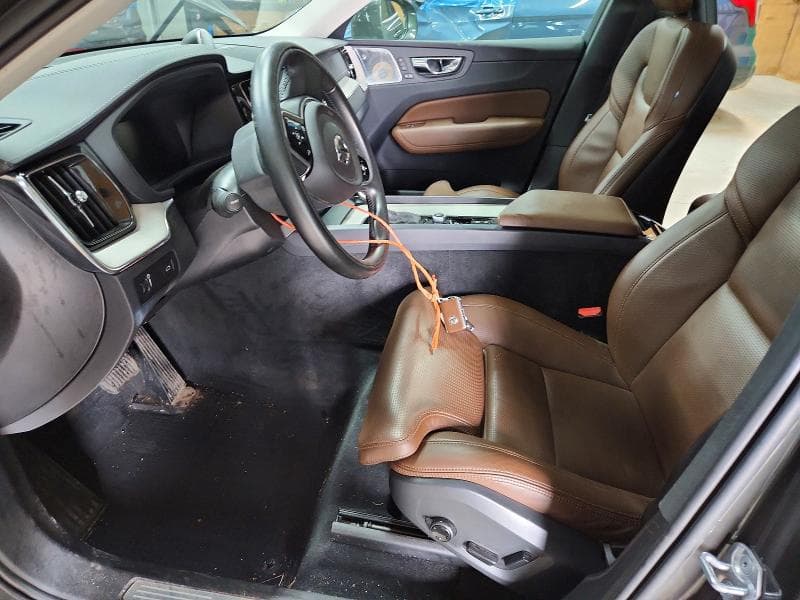 2020 VOLVO XC60 7