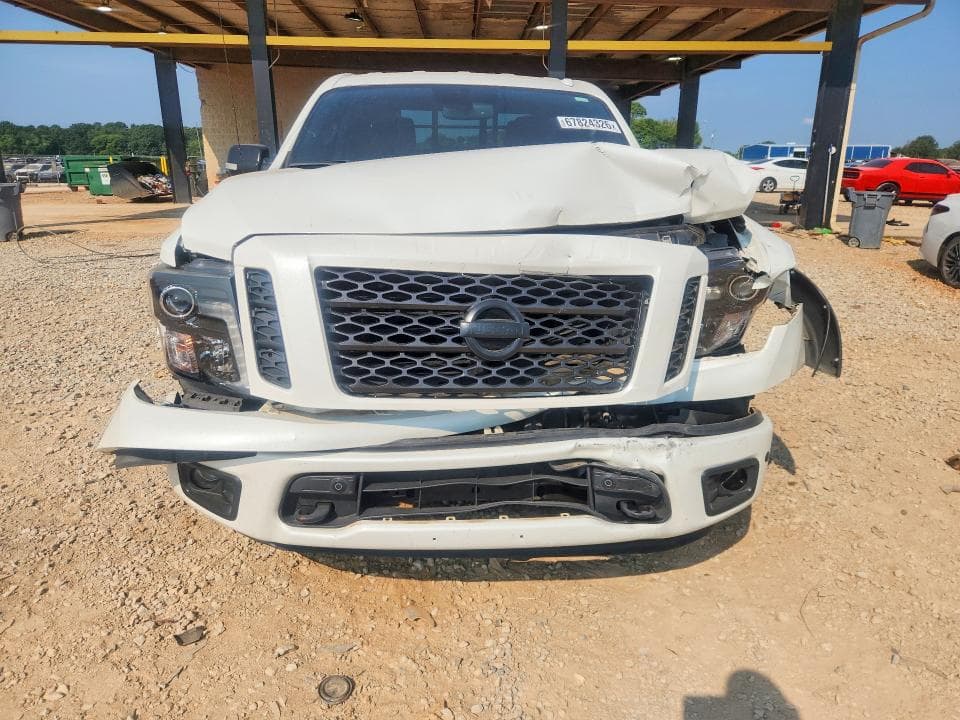 2018 NISSAN TITAN SL 5