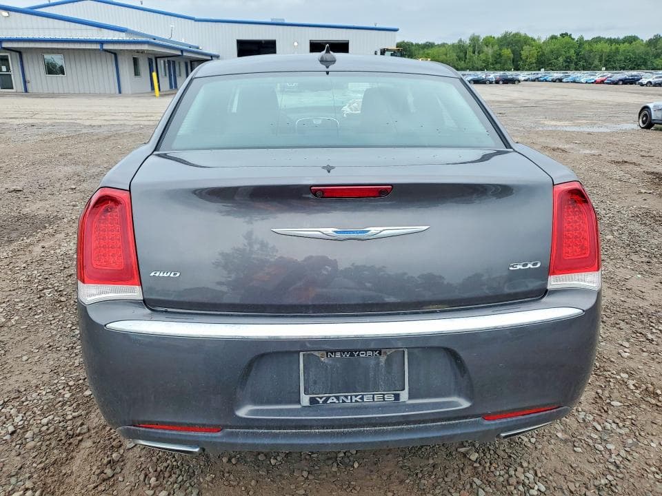 2018 CHRYSLER 300 LIMITED 6