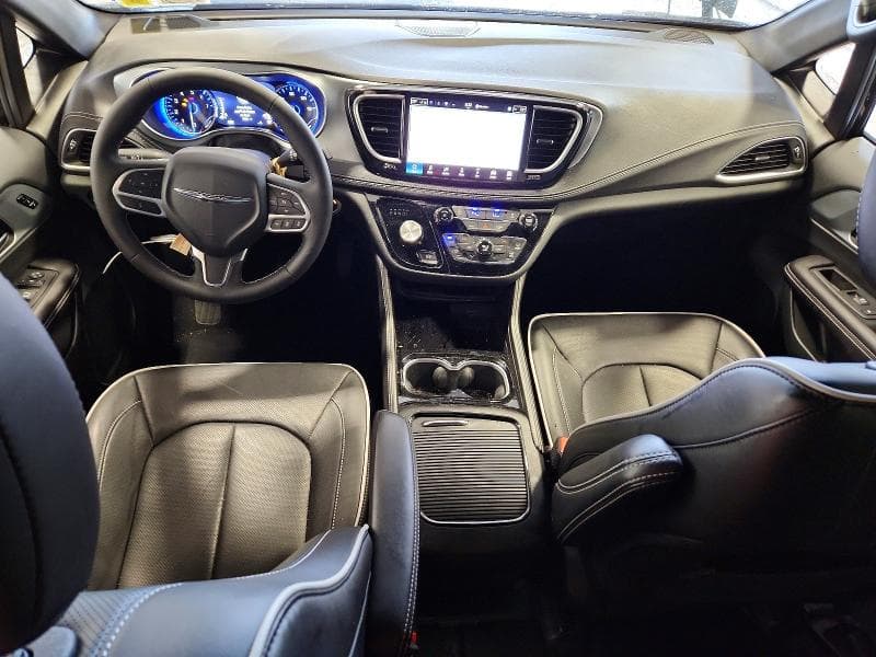 2026 CHRYSLER PACIFICA LIMITED 8