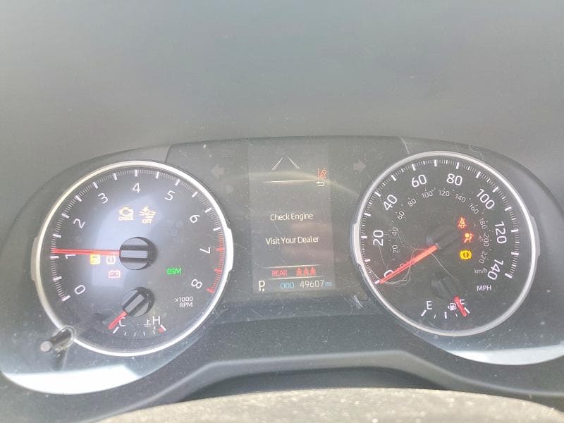2019 TOYOTA RAV4 XLE 9