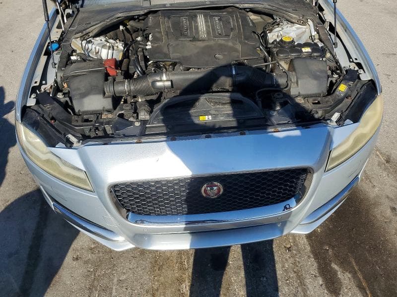 2017 JAGUAR XF PREMIUM 11