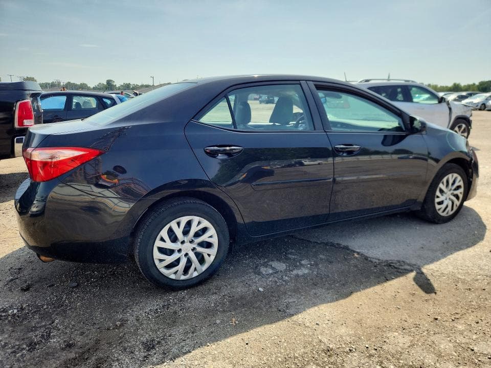 2017 TOYOTA COROLLA LE 3