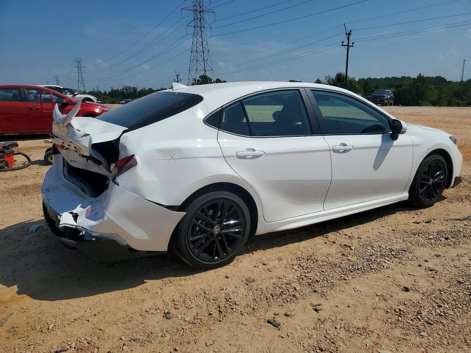 2025 TOYOTA CAMRY SE 3