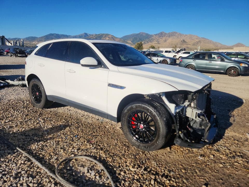2017 JAGUAR F-PACE 4