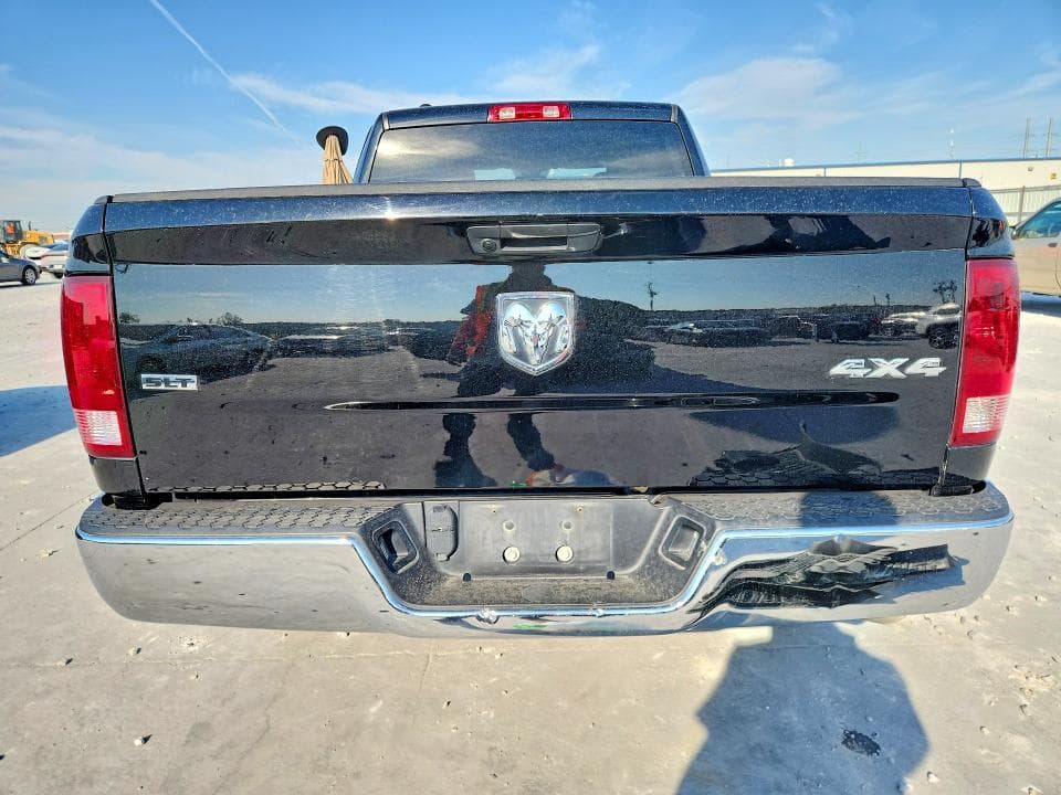 2024 RAM 1500 CLASSIC SLT 6