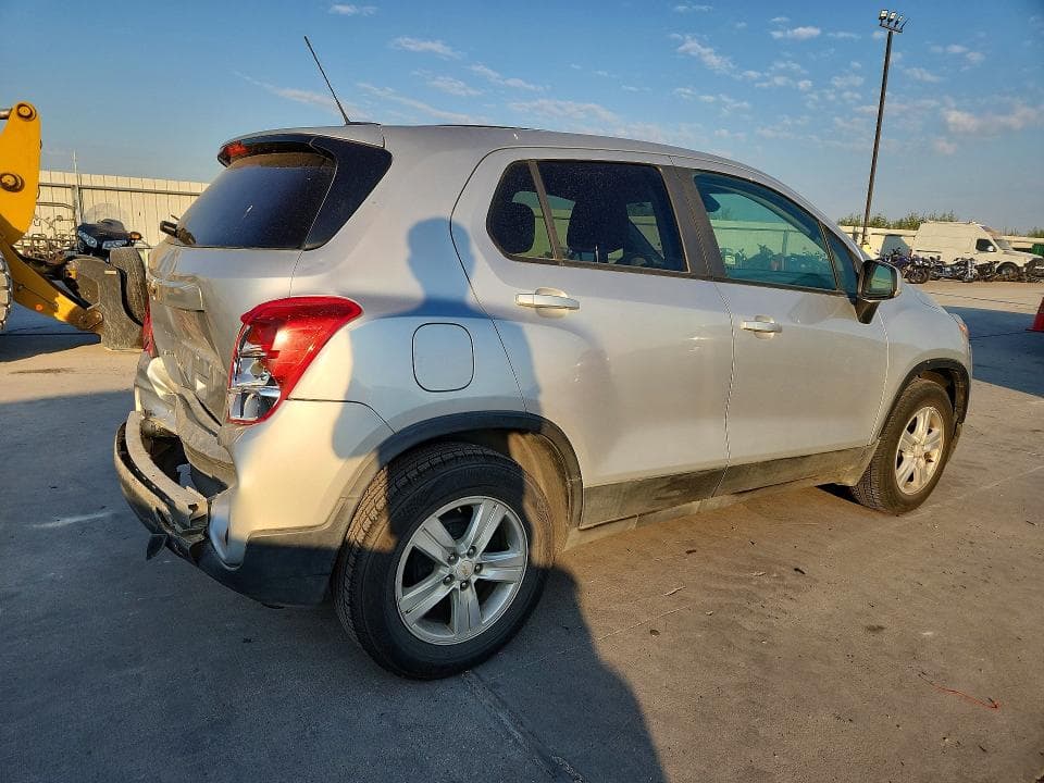 2021 CHEVROLET TRAX LS 3