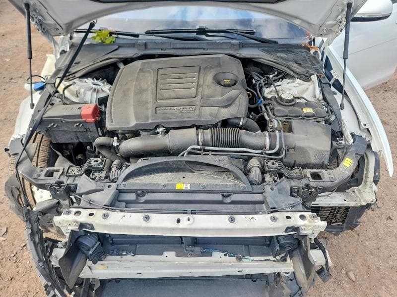 2018 JAGUAR XE PREMIUM 11