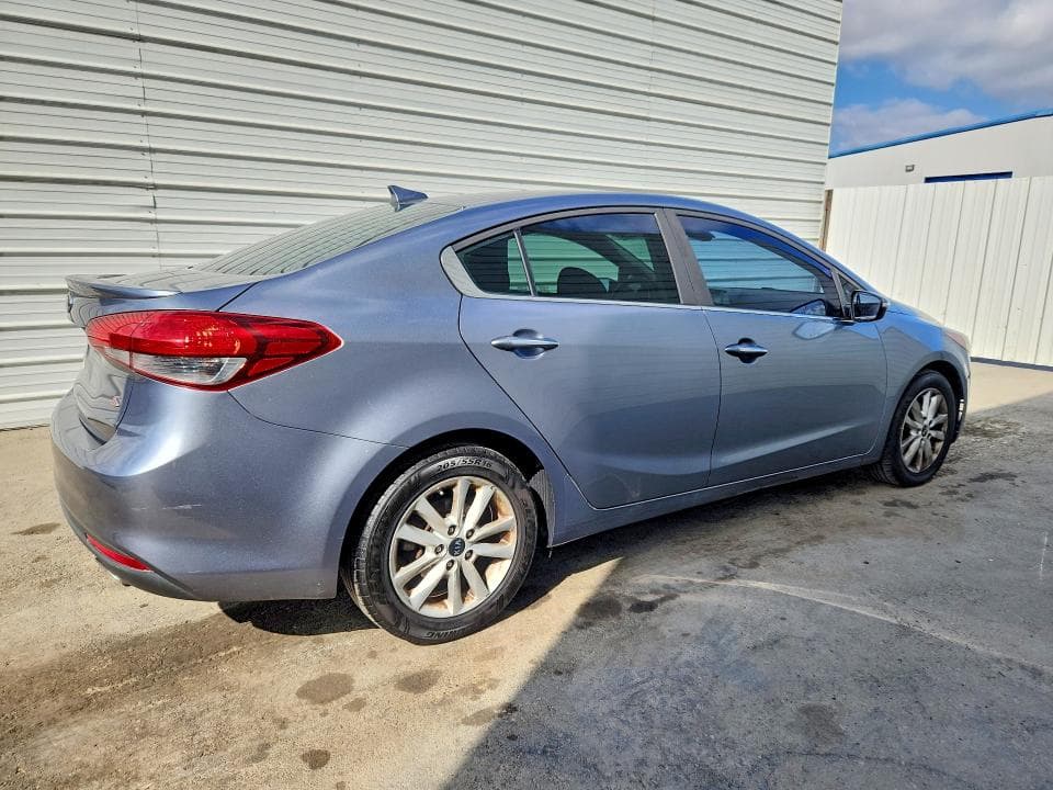 2017 KIA FORTE S 3