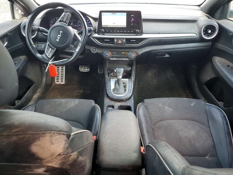 2023 KIA FORTE GT LINE 8