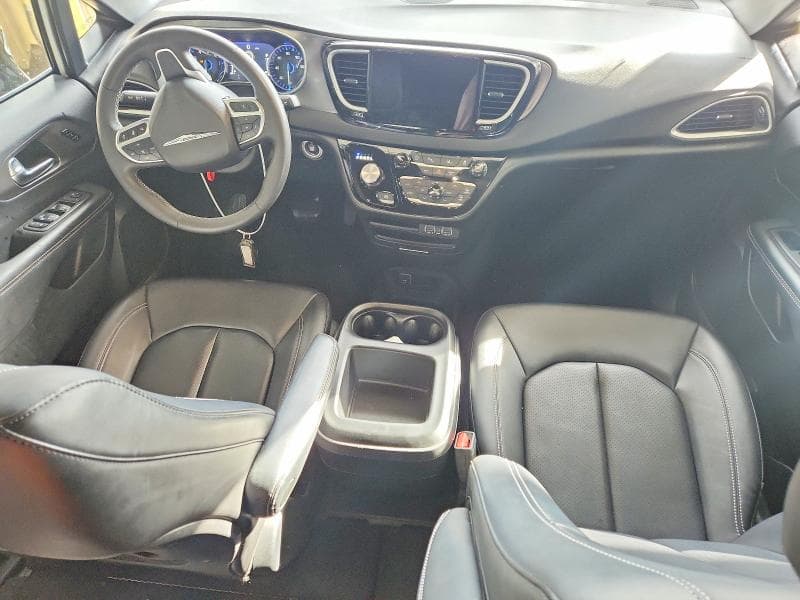 2025 CHRYSLER PACIFICA SELECT 8
