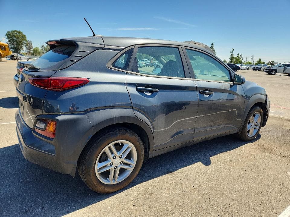 2020 HYUNDAI KONA SE 3