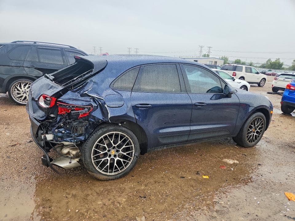 2018 PORSCHE MACAN 3