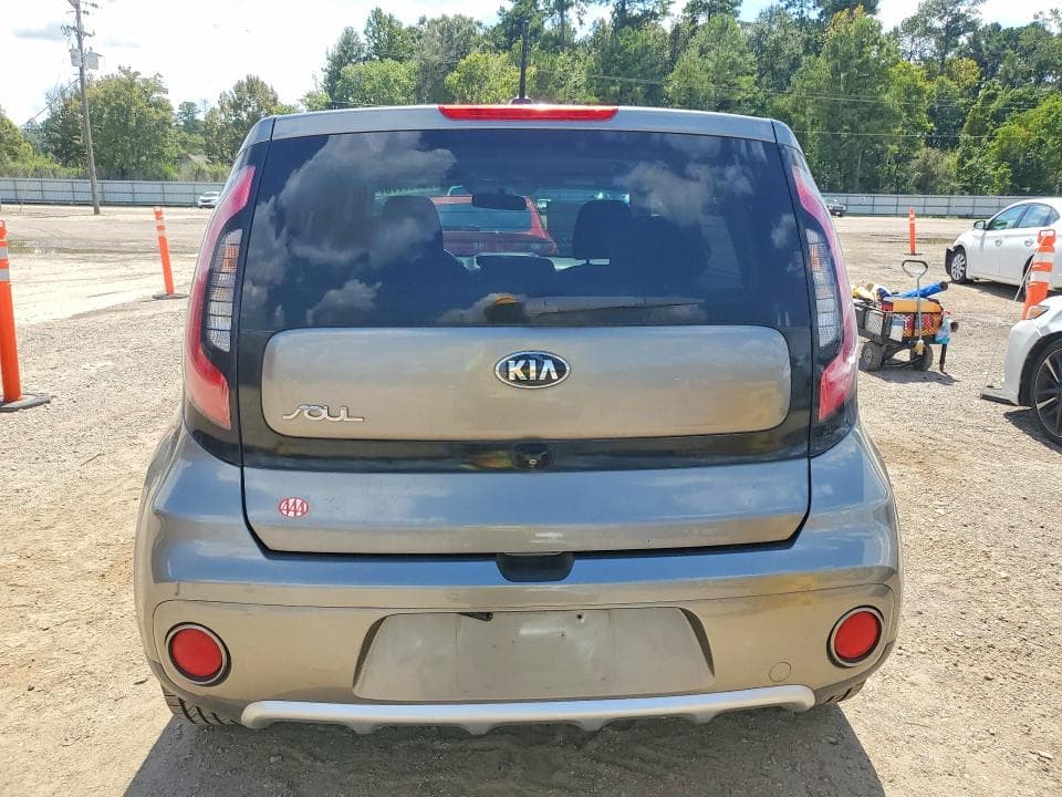 2017 KIA SOUL + 6